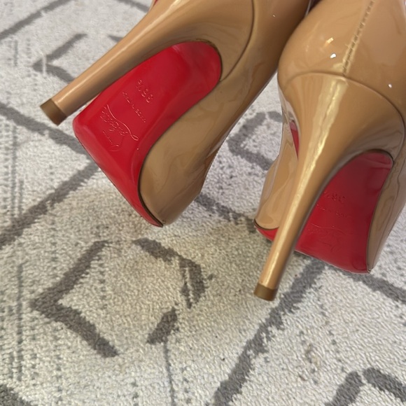 Nude Louboutin Pumps sz36.5 - Picture 6 of 9